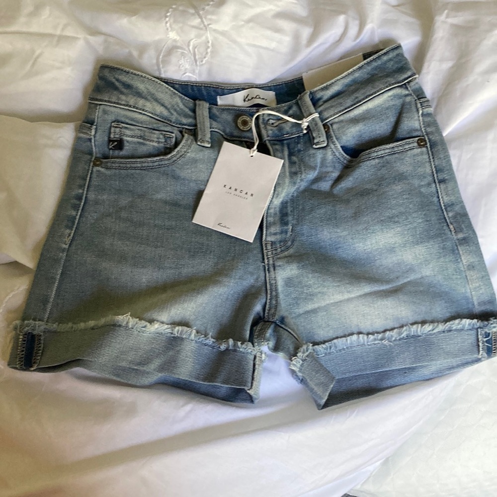 Kancan denim shorts 
NWT size small